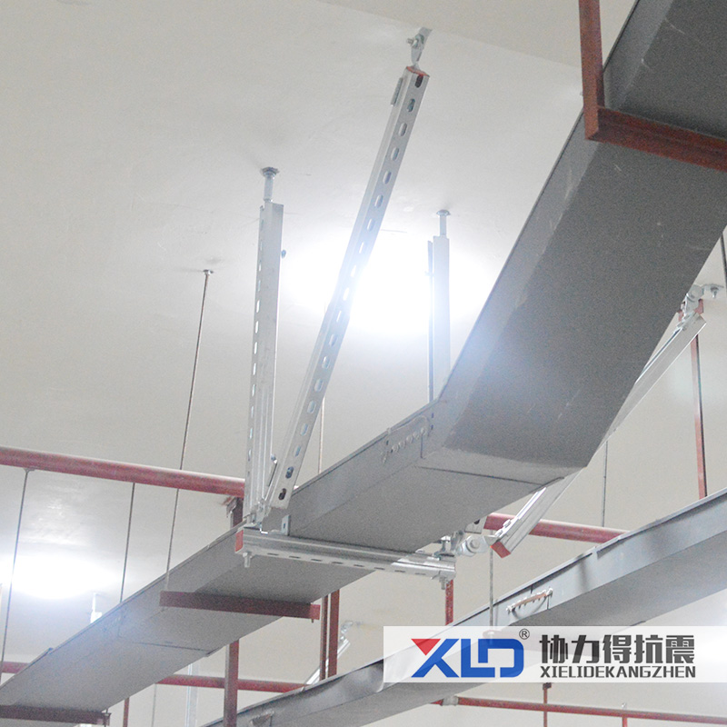 電纜橋架縱向抗震支架安裝圖片 電纜橋架縱向抗震支架安裝圖片