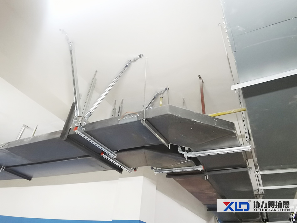 電纜橋架縱向抗震支架安裝圖片