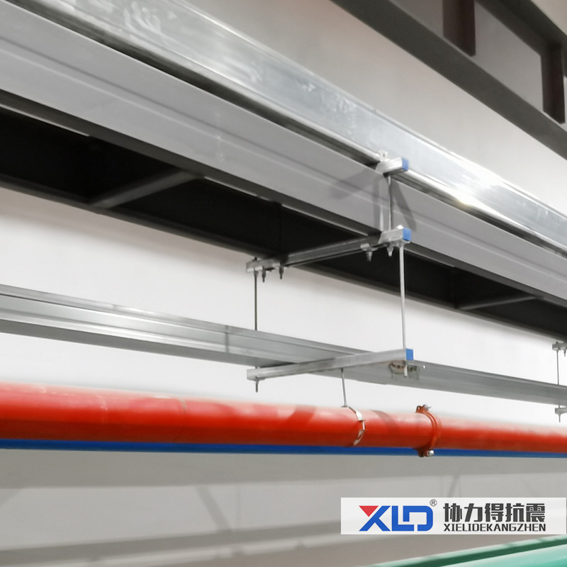 鋼結(jié)構(gòu)水管成品支架安裝圖片