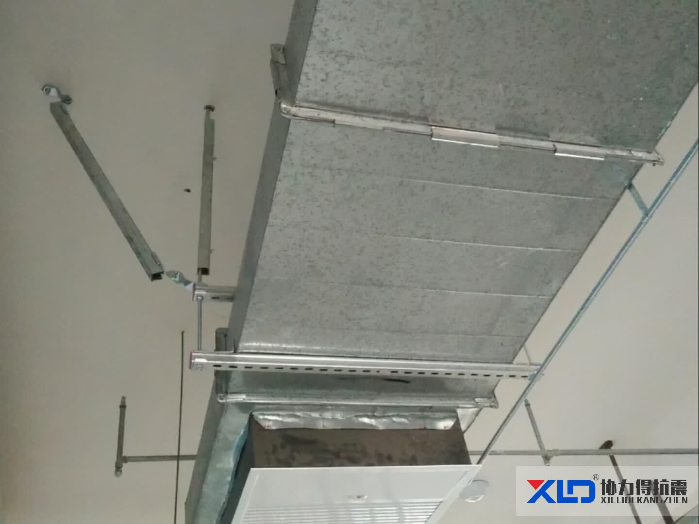 风管侧向抗震支架
