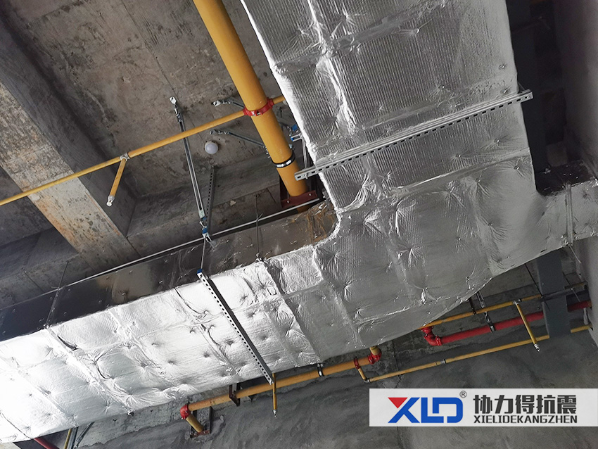襄阳市博物馆新馆项目矩形风管抗震支架安装图片